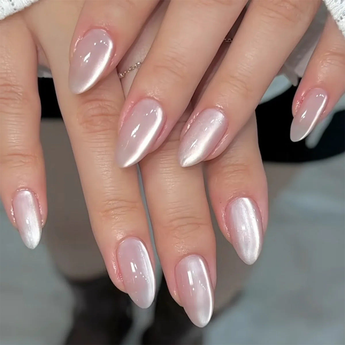 24pcs Cute Love Press on Nails Shiny French Pink Cat Eye Fake Nail Tips Full Cover Wearable Korean Style Almond False Nails
