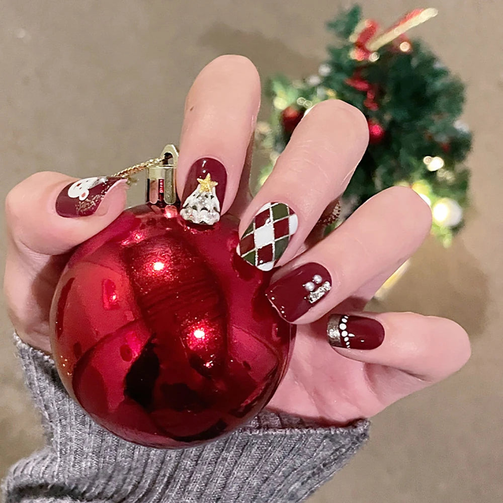 24Pcs/Box Christmas Women Wearable Fake Nails Finished Full Cover Europe America Christmas Collection Short Flat Nails Art Gift 56