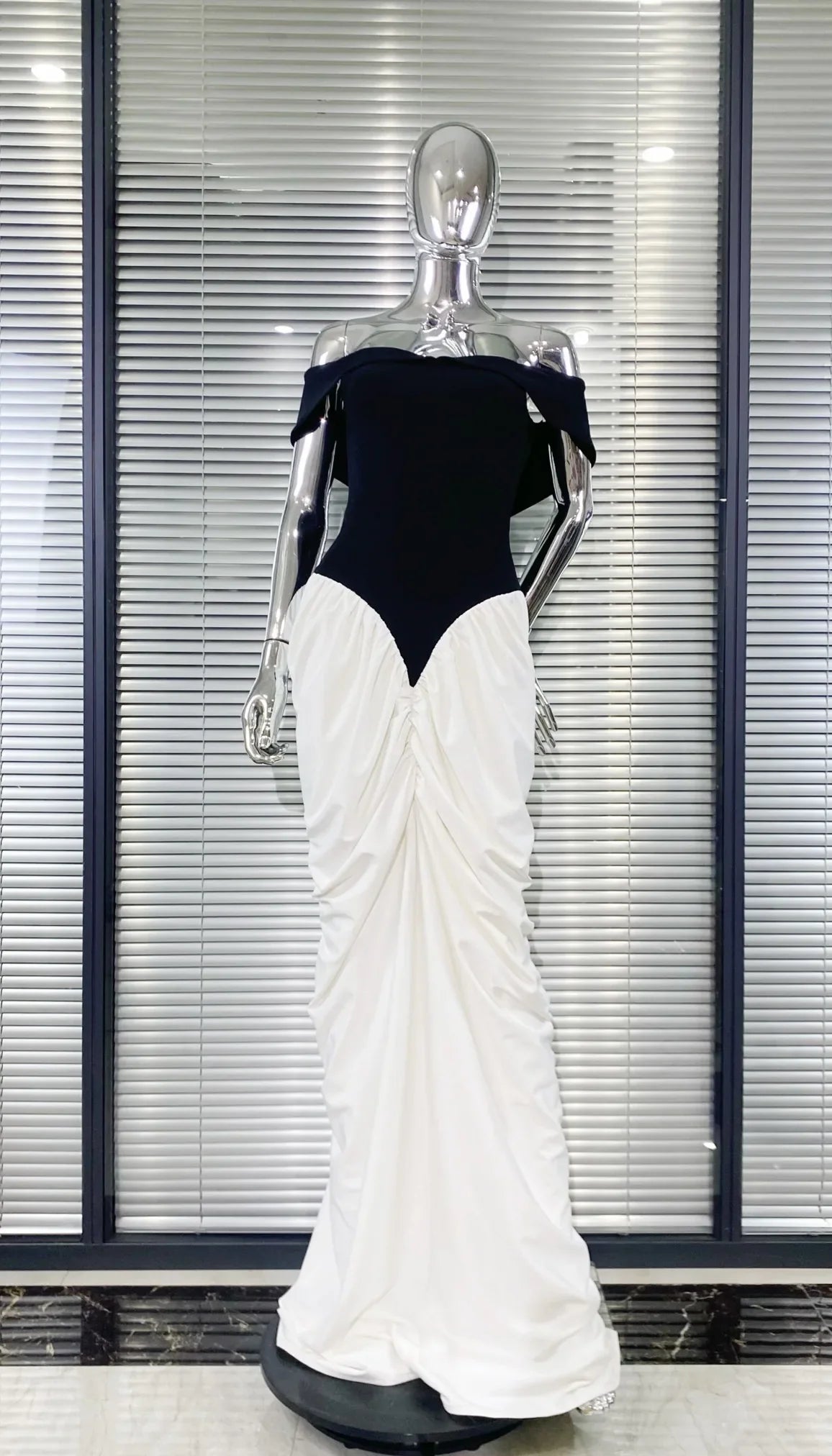 Women Sexy Slash Neck Off the Shoulder Laced-up Bodycon Floor-length Dress Evening Party Celebrate Cocktail Outfit