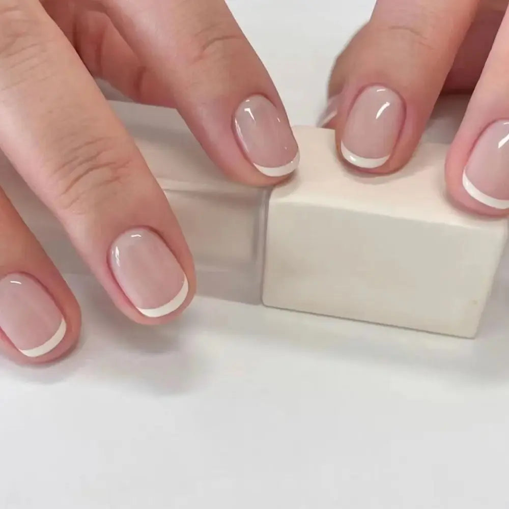 24 peças unhas postiças curtas redondas azul-francês brilhante pérola branco ondulado amor coração cobertura total destacável pontas de pressão