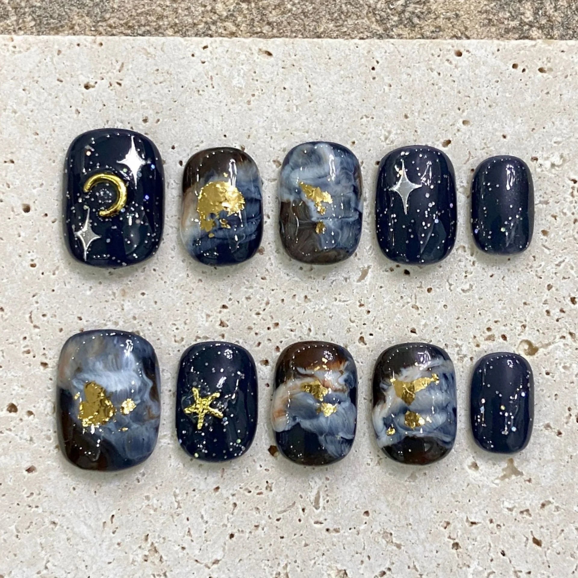 10pcs Wearable Handmade False Nail Purple Cat's Eye Short Square Round Nails Sets Press on Rhinestone Glitter Smudge Fake Nails