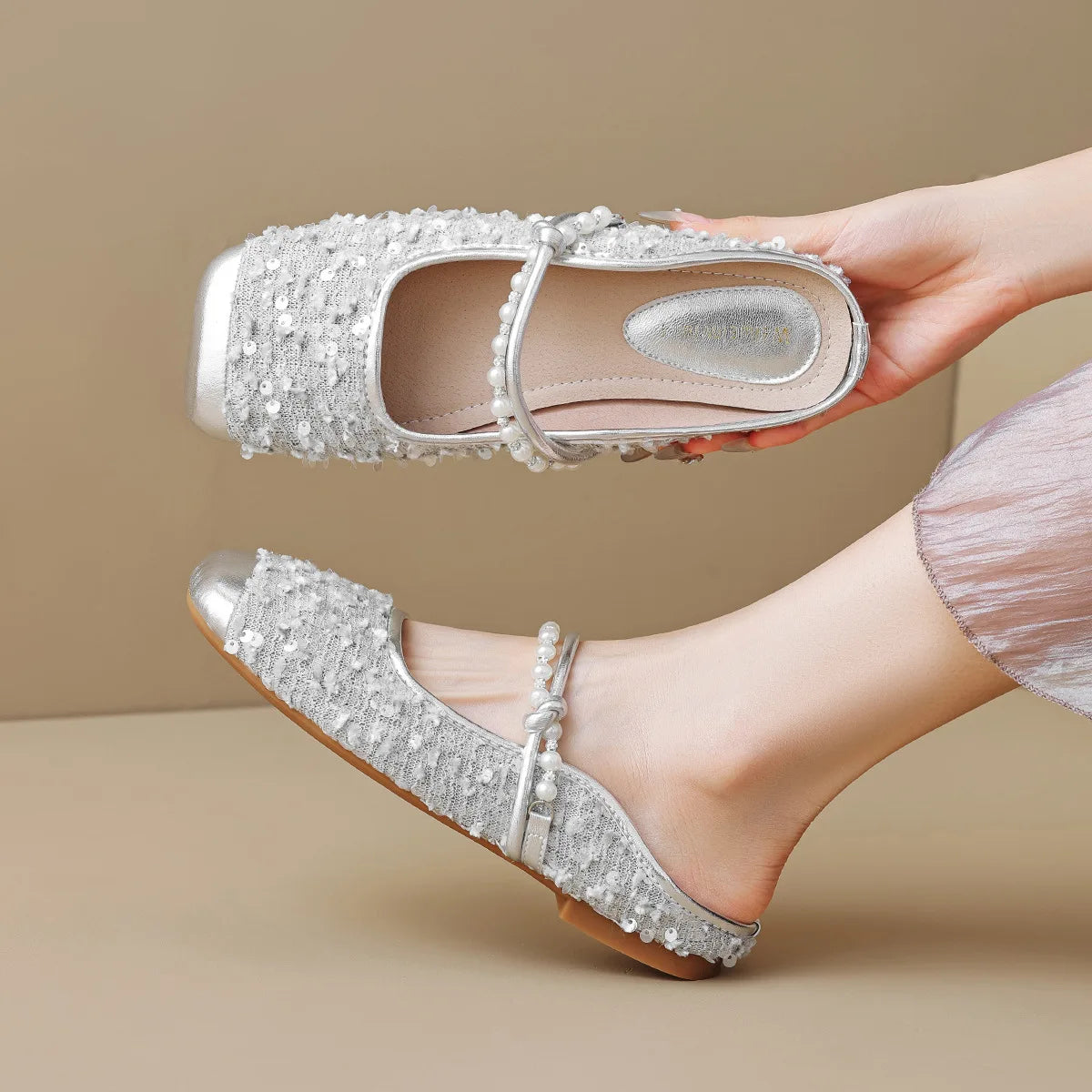 spring women's outdoor slippers Ladies casual mules Flat shoes Fashionable pearl design Work and party wear 41-43
