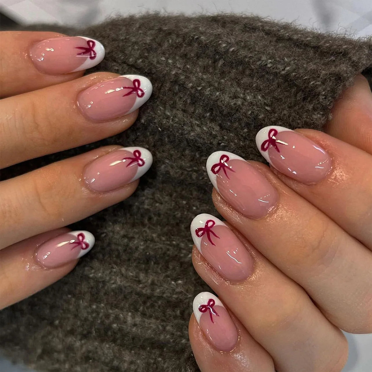 24Pcs Fashion Wine Red Press on Nails French Fake Nail Tips Short Almond Bow Design False Nails Set Wearable Full Cover Manicure