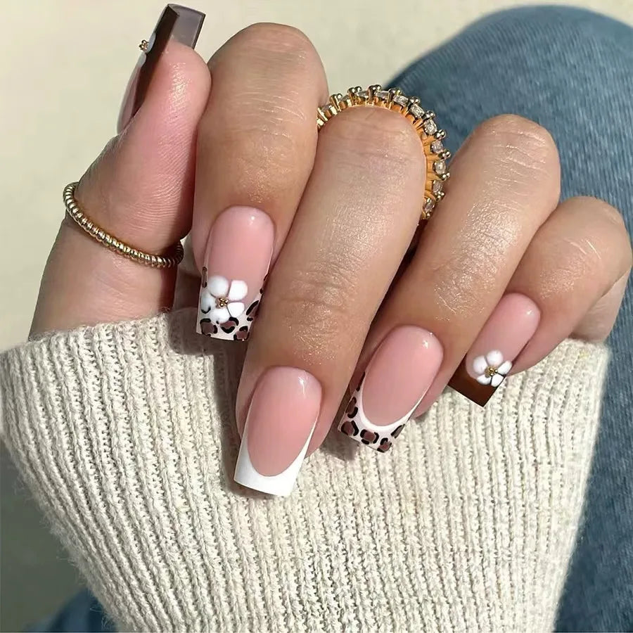 24Pcs French Leopard Print Press on Fake Nails Simple Flower Design False Nails Mid-length Square Wearable Full Cover Nails Tips