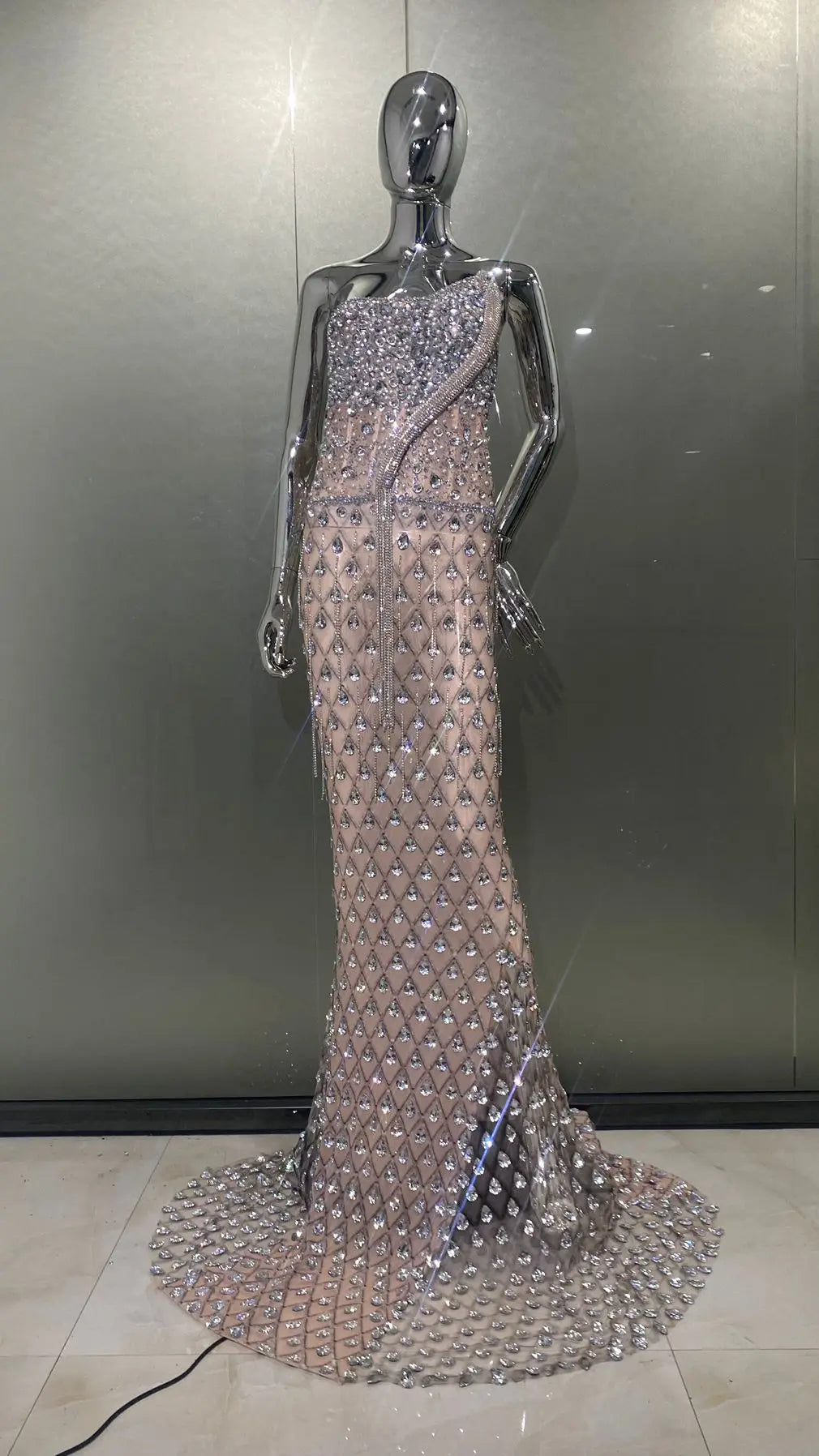High Quality Super Shining Crystal Mesh See Through Floor Lenght Dress Woman Birthday Party Dress Stage Performances Costume
