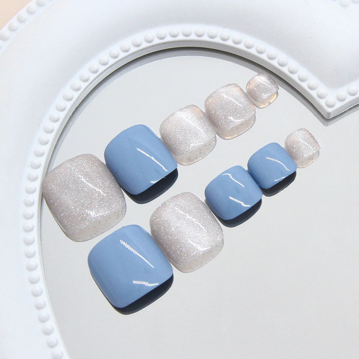 24pcs Summer Blue False Toenails Shiny Powder Cat Eye Fake Toenails Tips Wearable Detachable Spice Girl Press on Toe nails