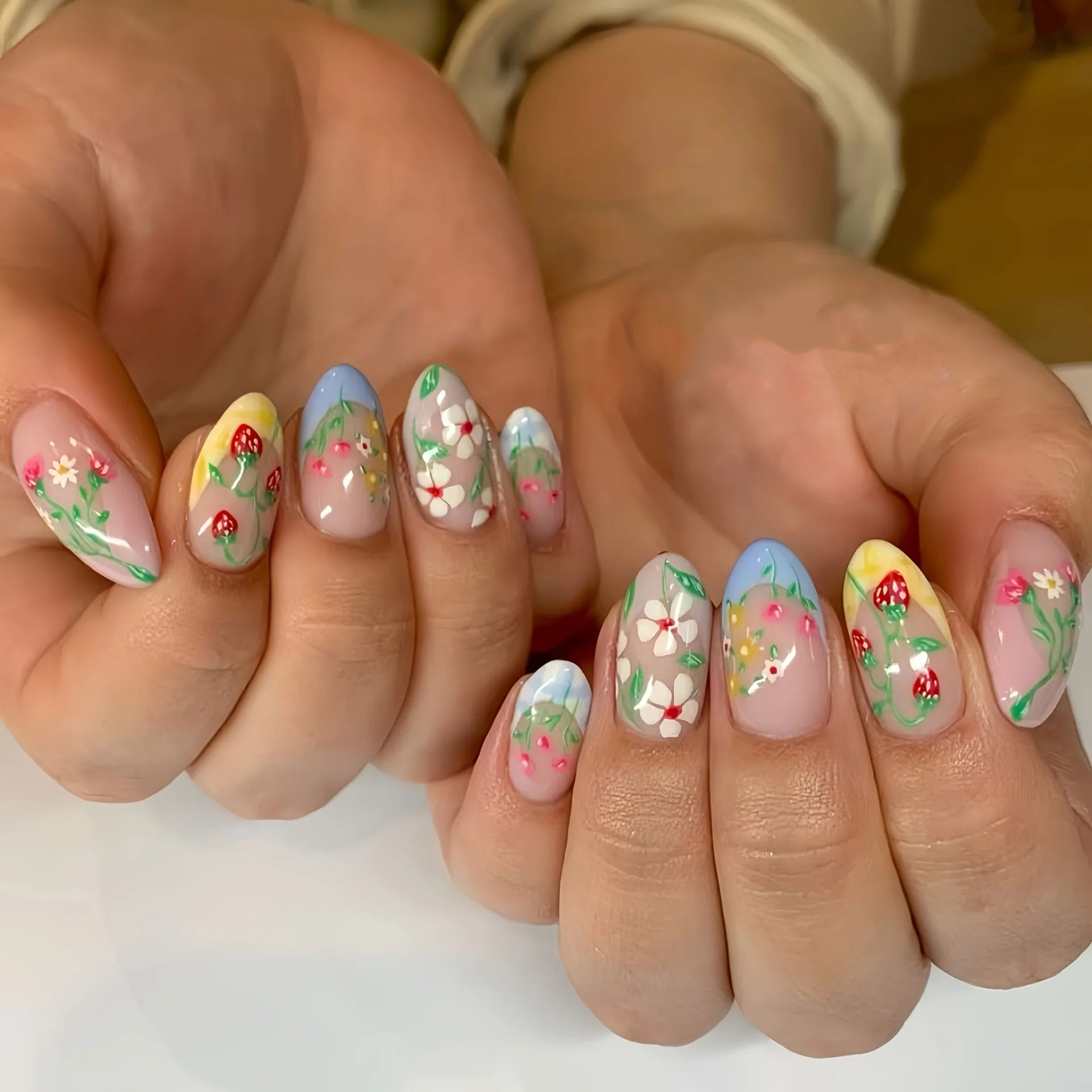 Lot de 24 faux ongles mignons en forme de dessin animé, imprimés à l'huile, motif amande, pour fille épicée
