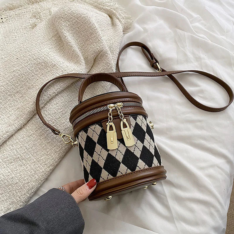 Women's Bag for Women Fashion Luxury Designer Zipper Small Handbags For Women Leather Bucket Shoulder Bag 2023 New Trend Pendant Brown-no doll