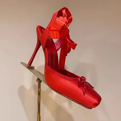 Sapatos de salto alto femininos com cadarço, bico quadrado, salto fino, plataforma, plissado, sandálias de luxo para casamento