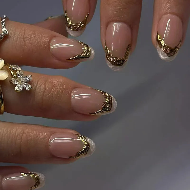 24Pcs Short Round Head Nails Set Press on Golden Edge French Design Fake Nails Tips Wearable Almond Full Cover False Nail Patch