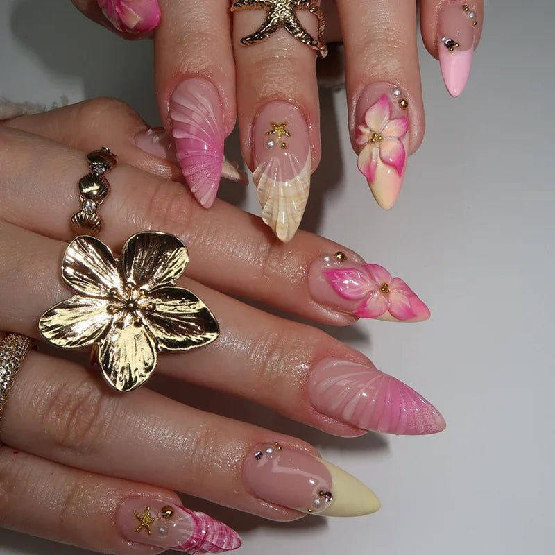 24Pcs 3D Shell Pattern Fake Nails with Starfish Gorgeous Pearl Flower Sweet Oval Nails Tips Reusable Short French Manicure Art