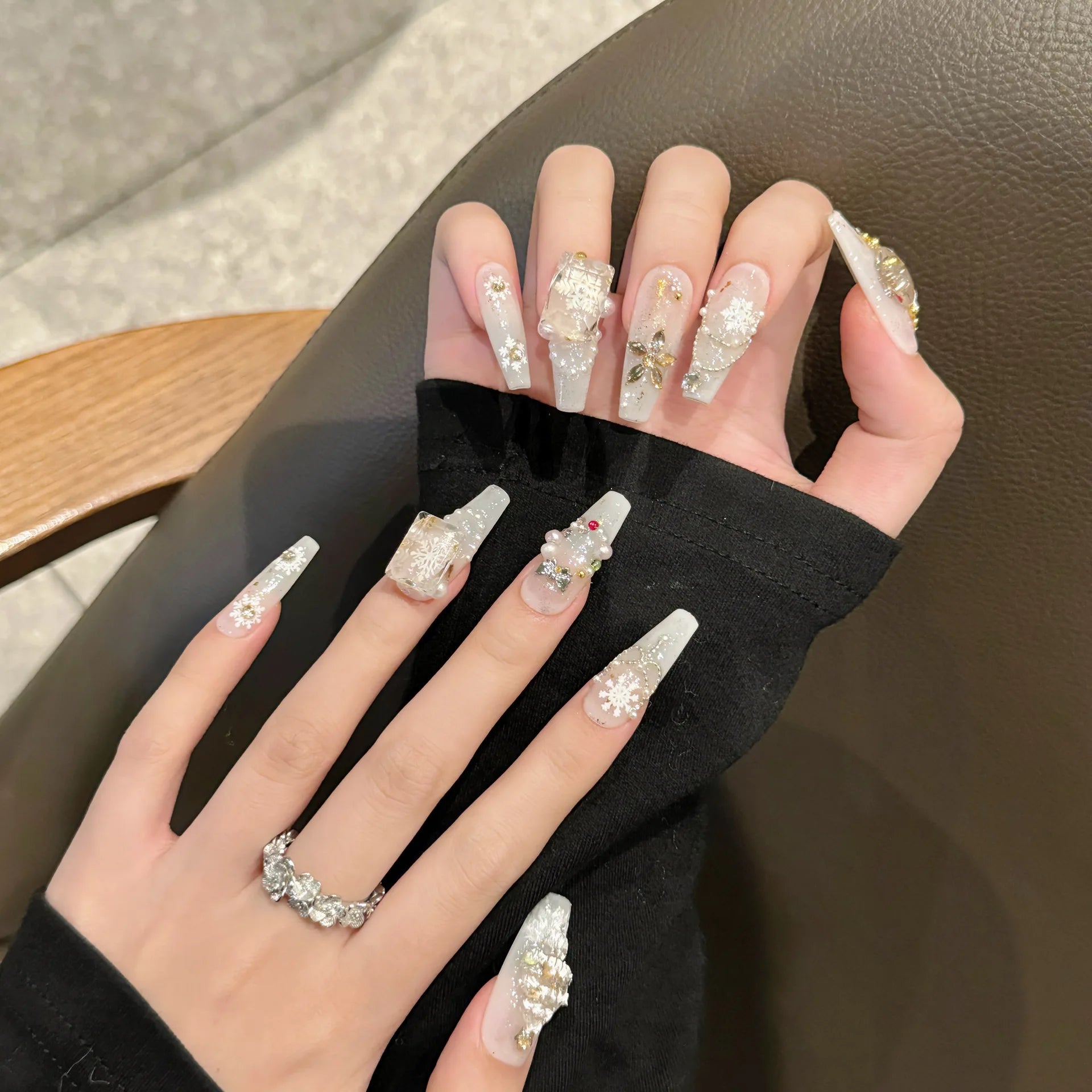 10pcs White Handmade Nails Tips Autumn Winter Aurora Snowflake Design Long Ballet Fake Nail Diamond Coffin Press on False Nails