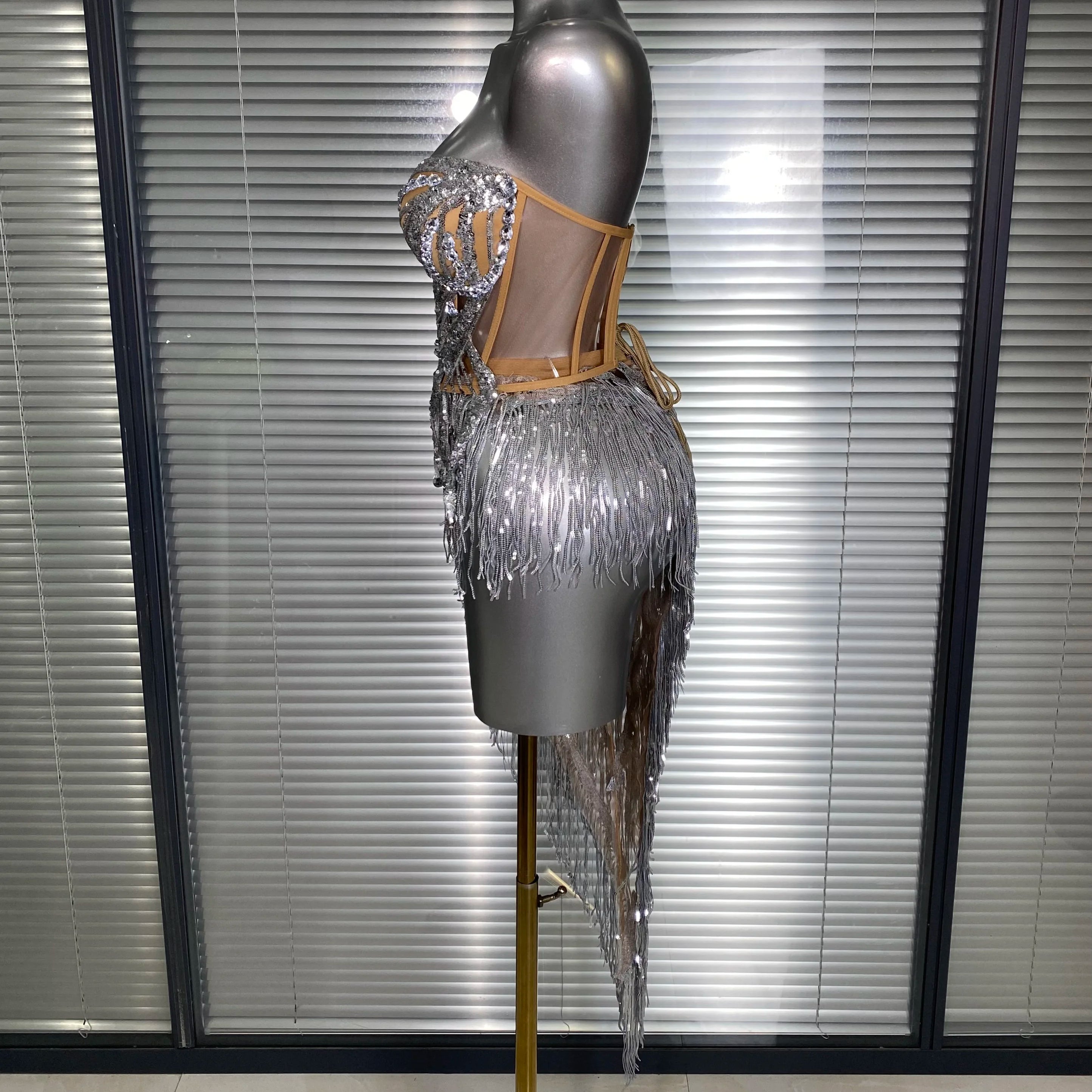 Women Sexy Two Pieces Set Women Silver Tassel Crystal Diamond Night Club Sparkly Skirt Suits Singer Dancer Stage Costume