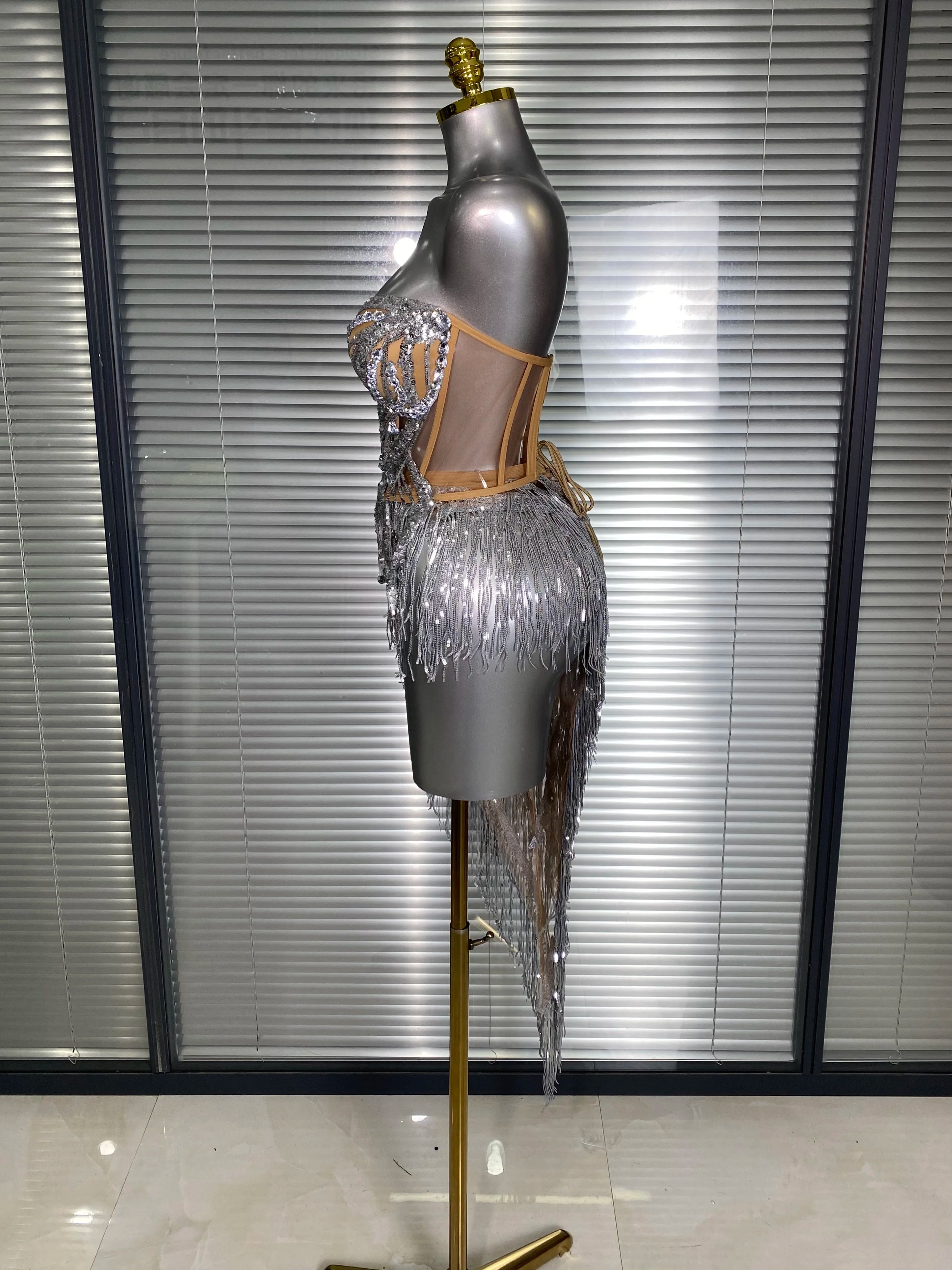 Women Sexy Two Pieces Set Women Silver Tassel Crystal Diamond Night Club Sparkly Skirt Suits Singer Dancer Stage Costume