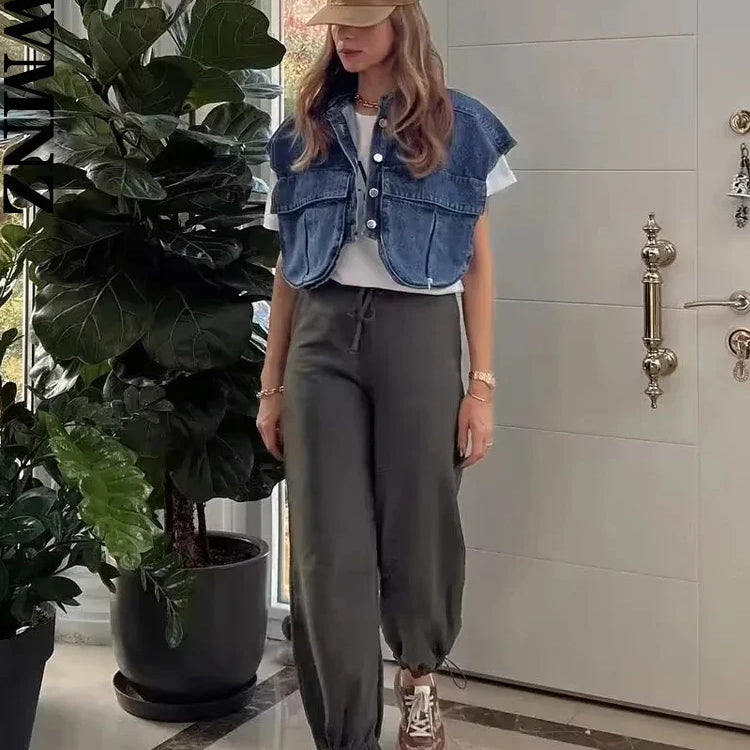 XNWMNZ Women Fashion Pockets Cropped Denim Shirts Sexy Sleeveless Button-up Female Blouses Blusas Chic Top