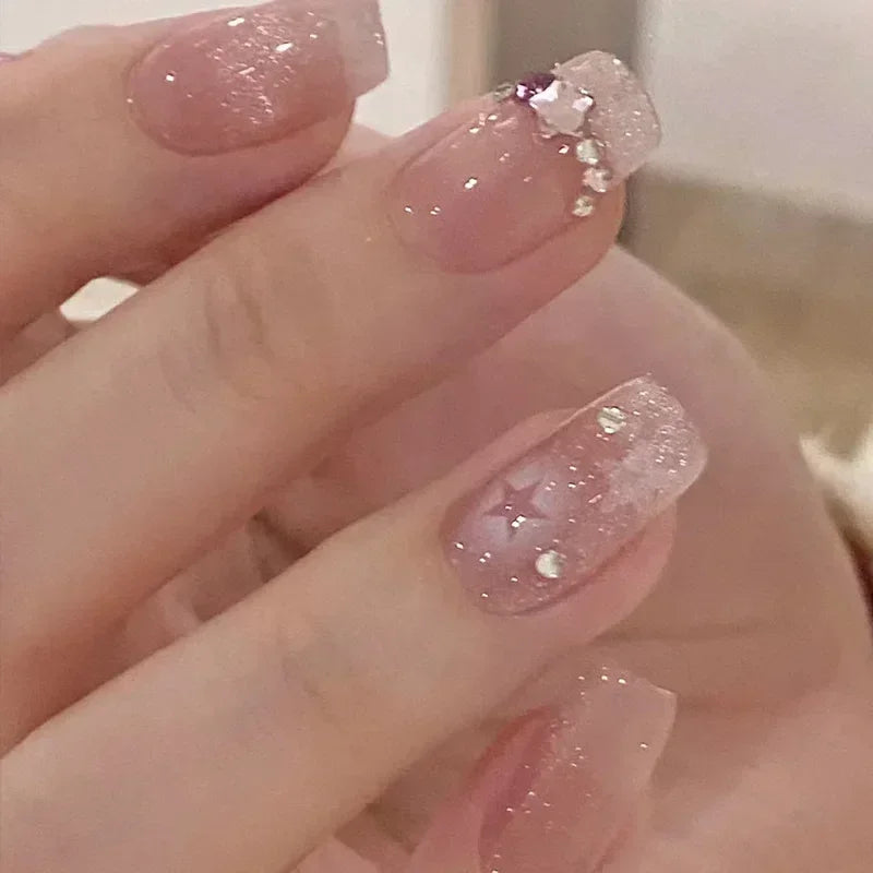 24 peças de unhas postiças de rosas vermelhas, flores longas, balé, design de unhas postiças francesas, cobertura total, pontas de unhas postiças vestíveis, arte