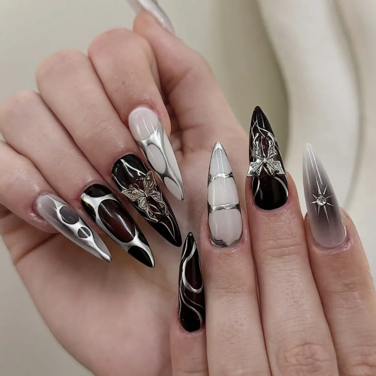 24pcs Gothic Dark Style Fake Nail Tips Punk Metal Butterfly Almond Press on Nail Wearable Detachable Spice Girl False Nails