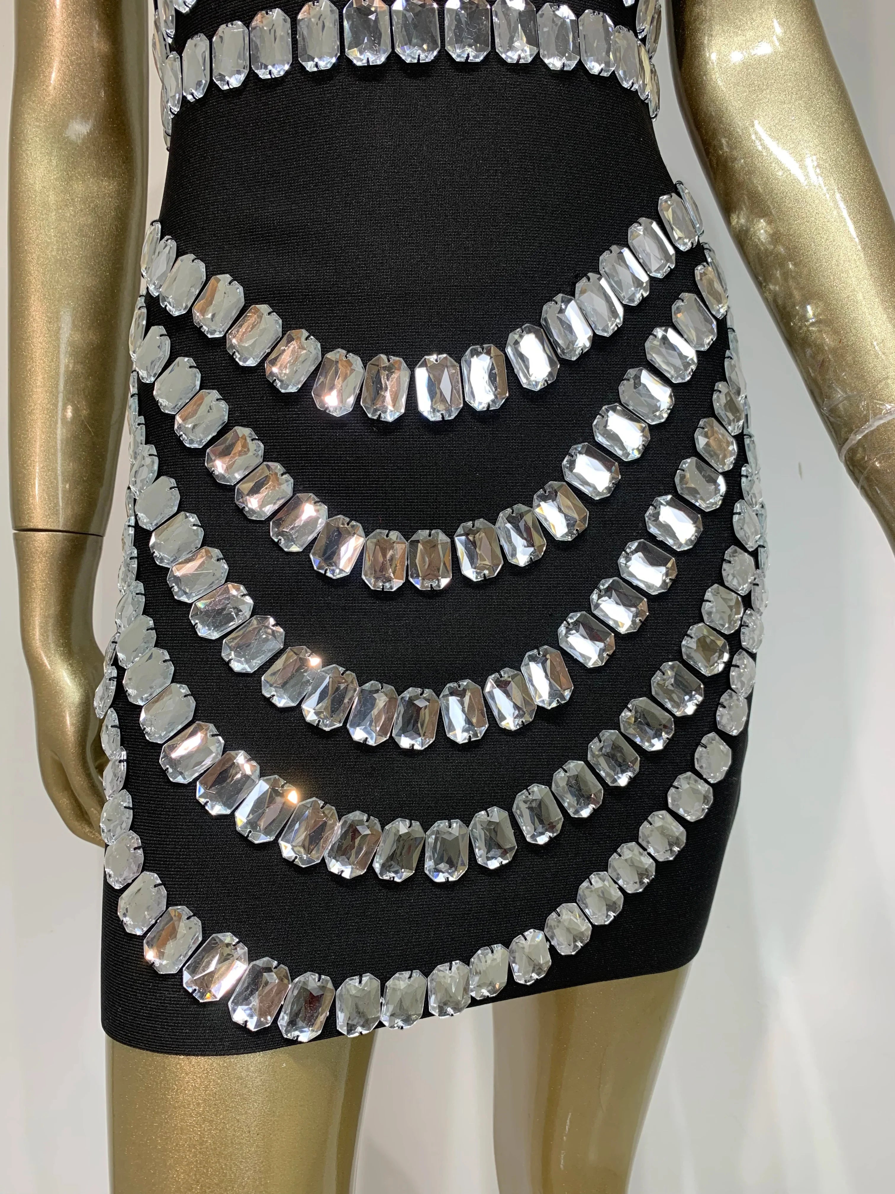 Vestido curto preto sem alças com contas e bandagem colado ao corpo, elegante, para festa noturna, verão, celebridade, 2025
