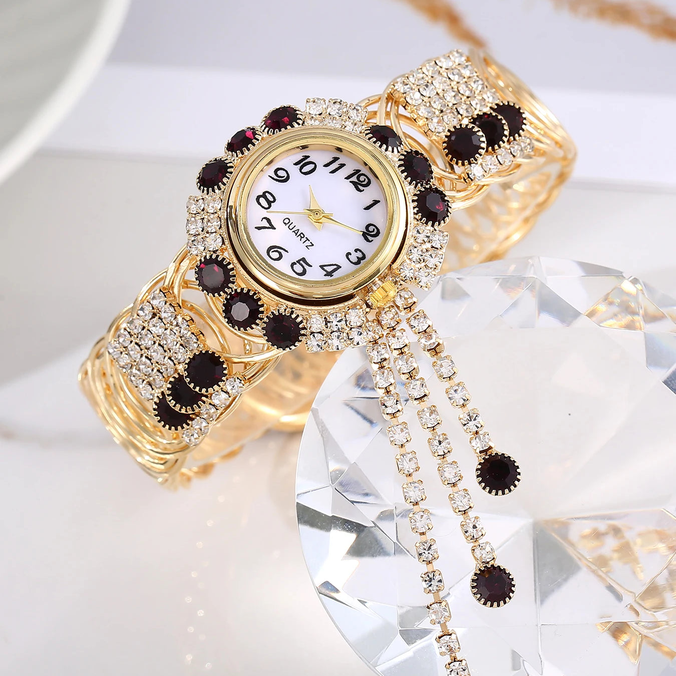 Women's Diamond-Encrusted Temperament Quartz Watch Fashion Alloy Bracelet Watch Set