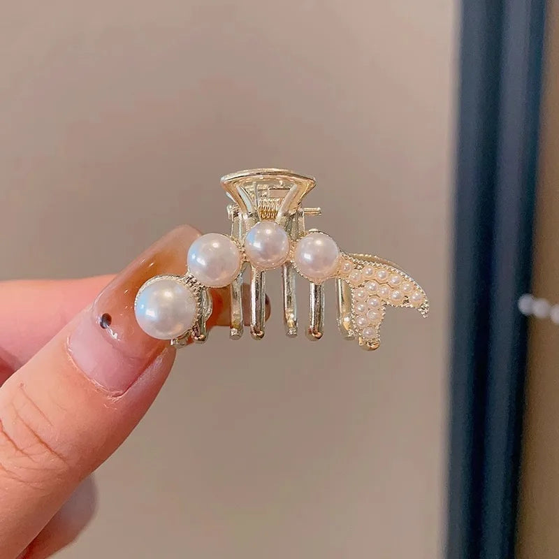 Mini Pearl Hair Claws Clips for Women Elegant Rhinestone Headwear Hairpins Hair Crab Barrettes Hair Accessories for Women i One Size