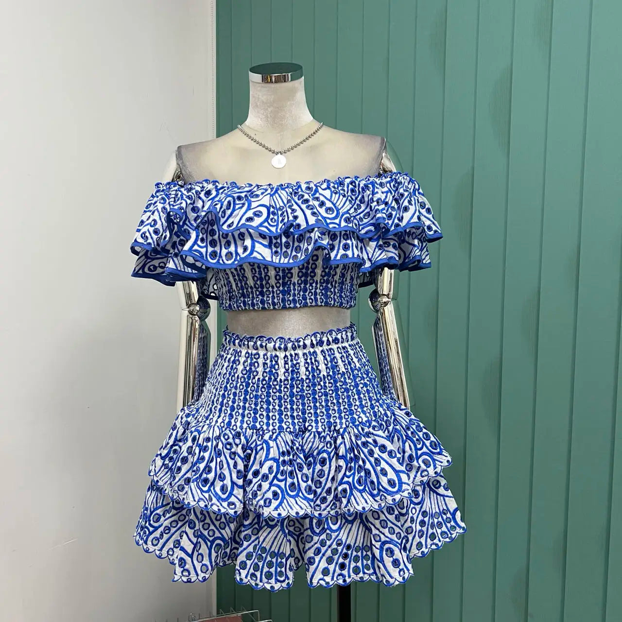 New embroidered hollowed lotus leaf elastic jacket + elastic lotus leaf cotton embroidered cake skirt 2-piece set of moisture Blue