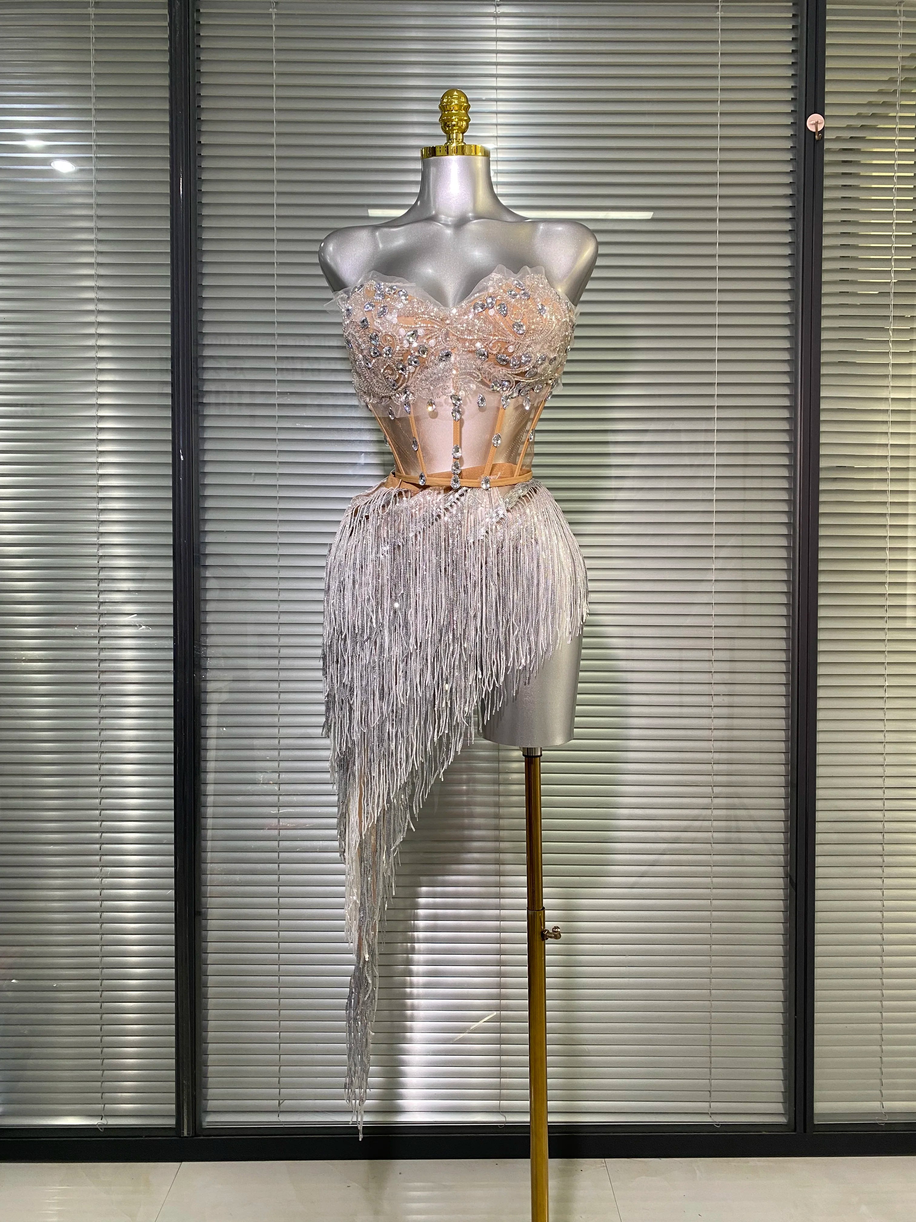 Women Sexy Two Pieces Set Women Silver Tassel Crystal Diamond Night Club Sparkly Skirt Suits Singer Dancer Stage Costume