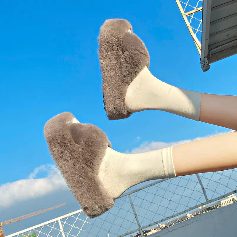 Chunky Platform Fur Slippers Women Winter Thick Bottom Furry Outdoor Slippers Woman Plus Size 42 Short Plush Designer Shoes
