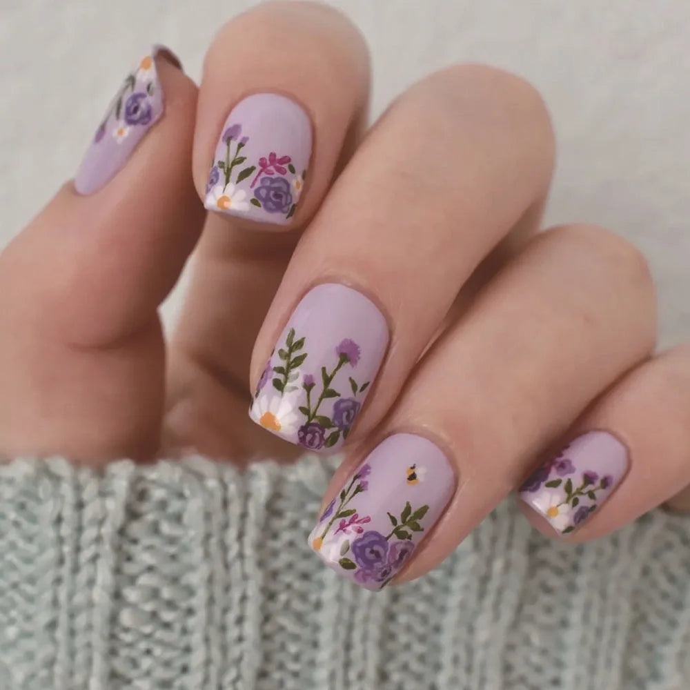 Lot de 24 faux ongles courts et carrés à motif floral avec colle, couleur unie, en acrylique, à appliquer soi-même, style French manucure simple et complet