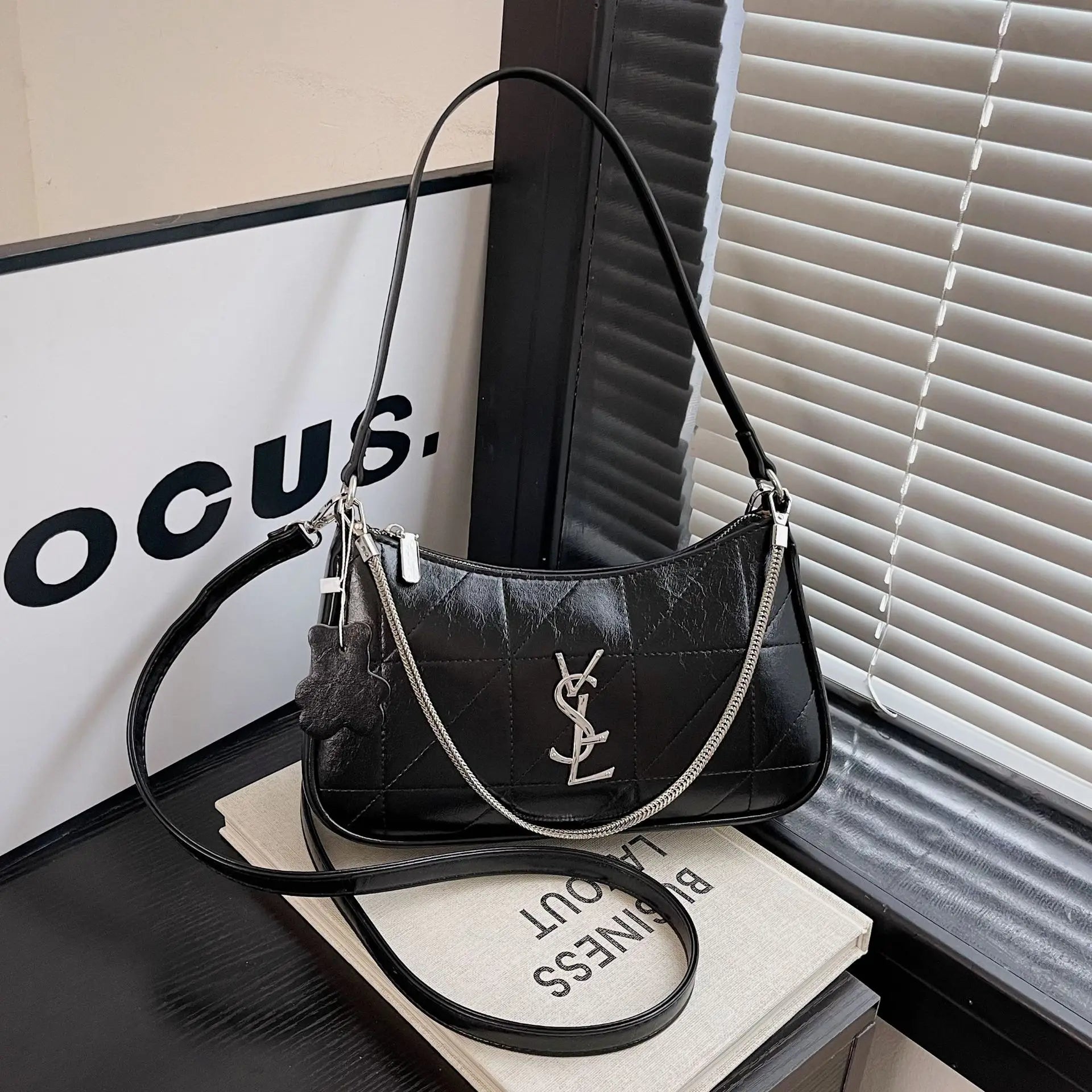 New 2025 Designer Shoulder Bag - Trendy Women's Underarm Purse, Minimalist & Functional