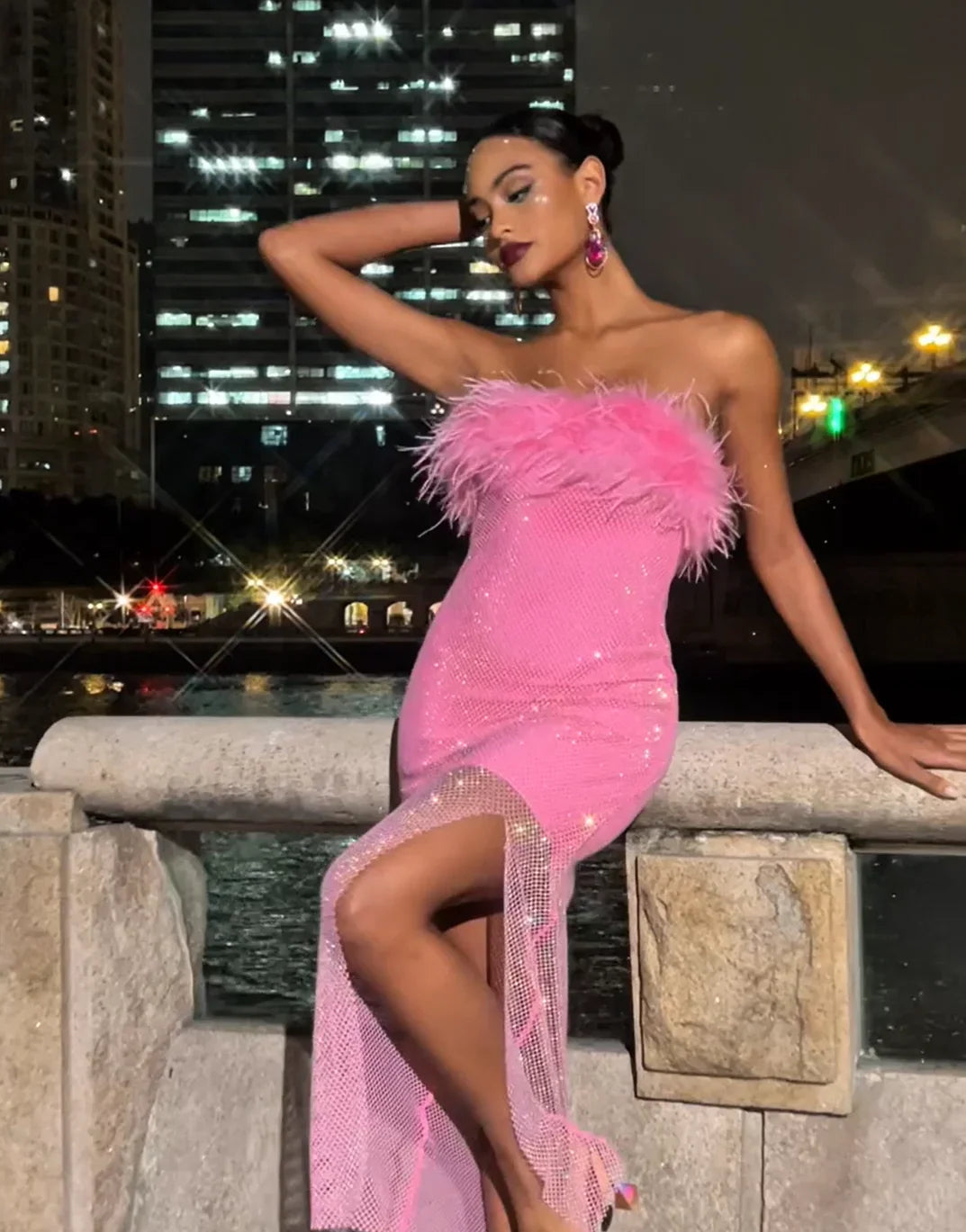 Pink Black Color Women Sexy Strapless Diamond Mesh Feathers Bodycon Long Dress Fashion Celebrate Nightclub Party Birthday Dress
