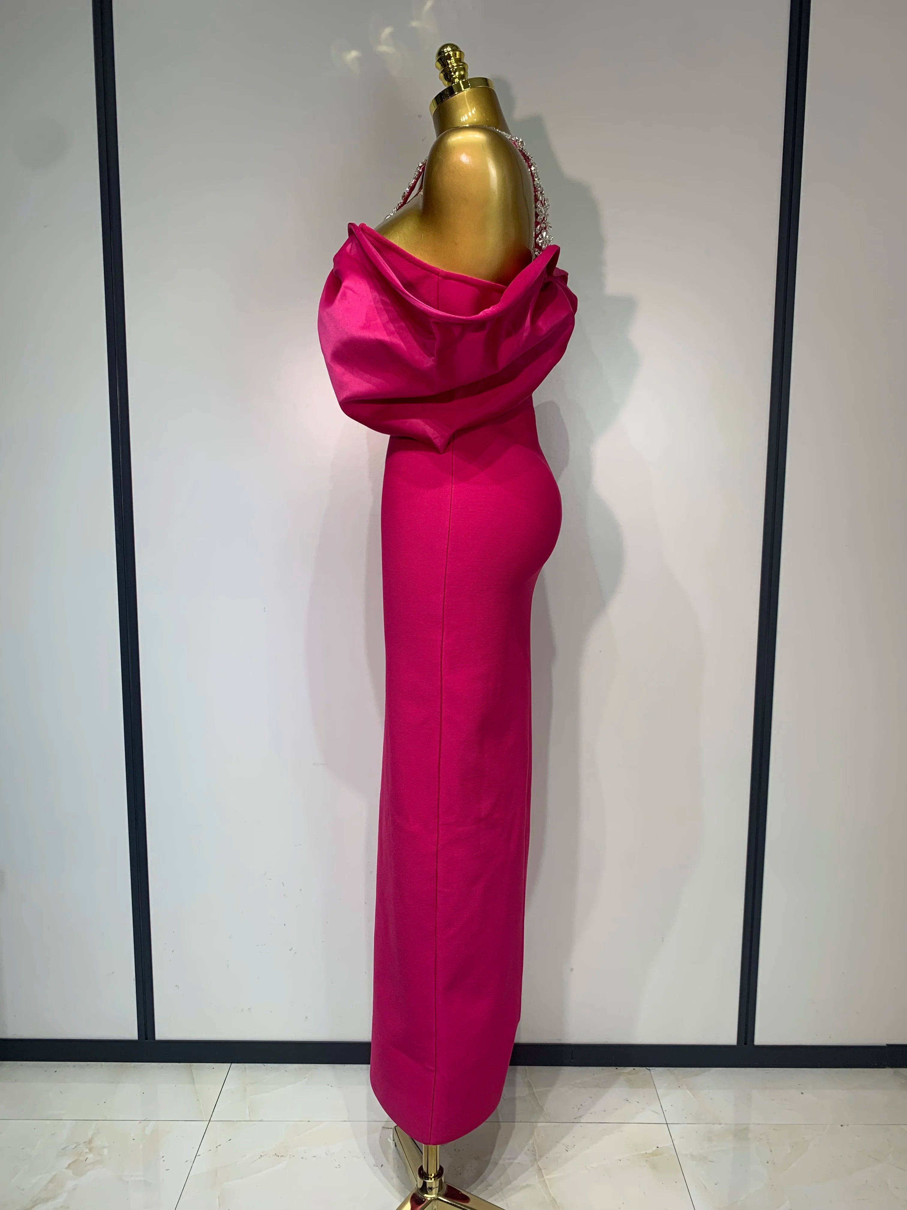 Women Sexy Halter Off the Shoulder Crystal Ruffles Bodycon Long Bandage Dress Nightclub Party Luxury Birthday Celebrate Gowns