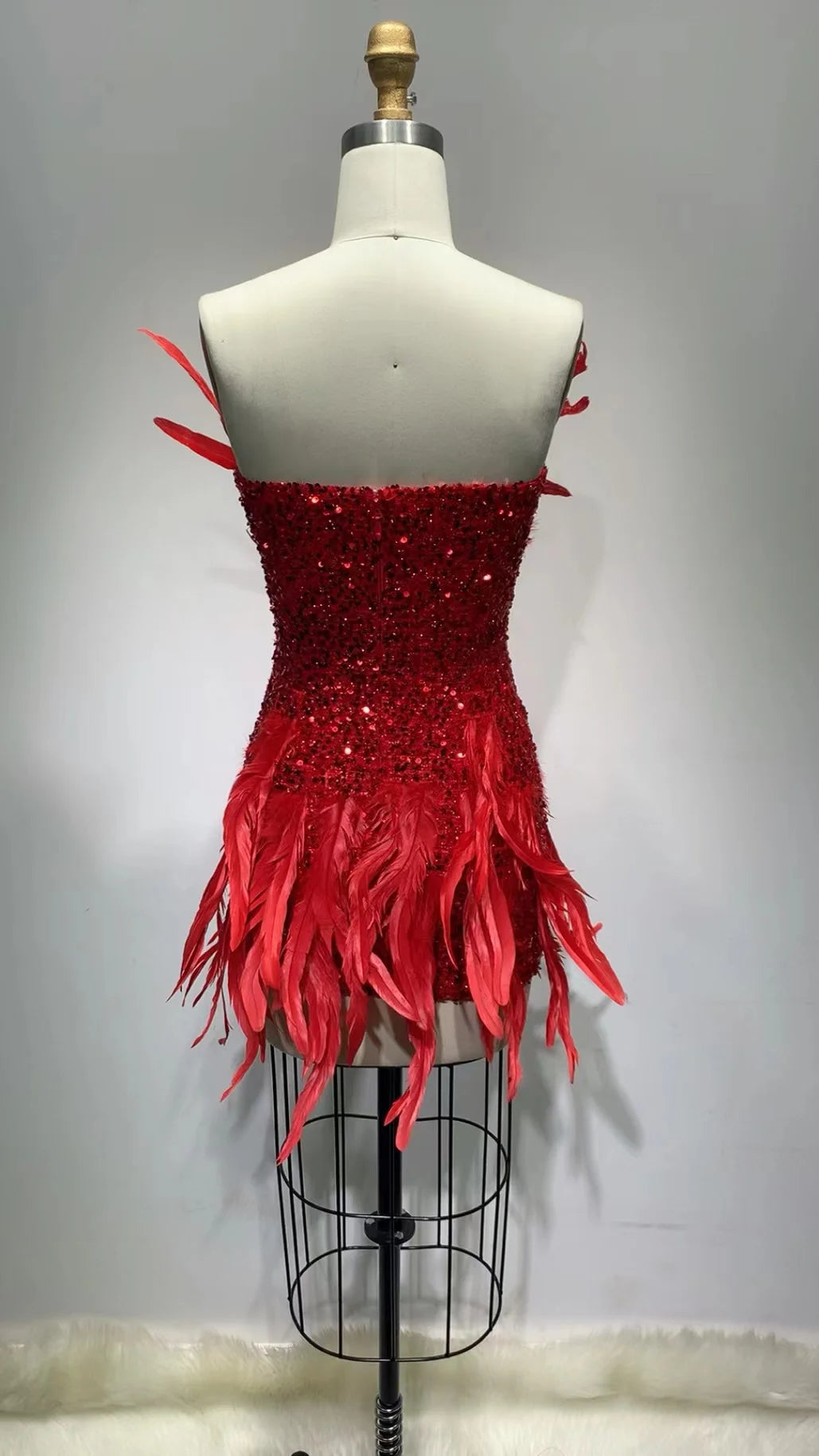 Luxurious Spring Red Color Women Strapless Feathers Bodycon Mini Dress Celebrate Birthday Cocktail Party Dress