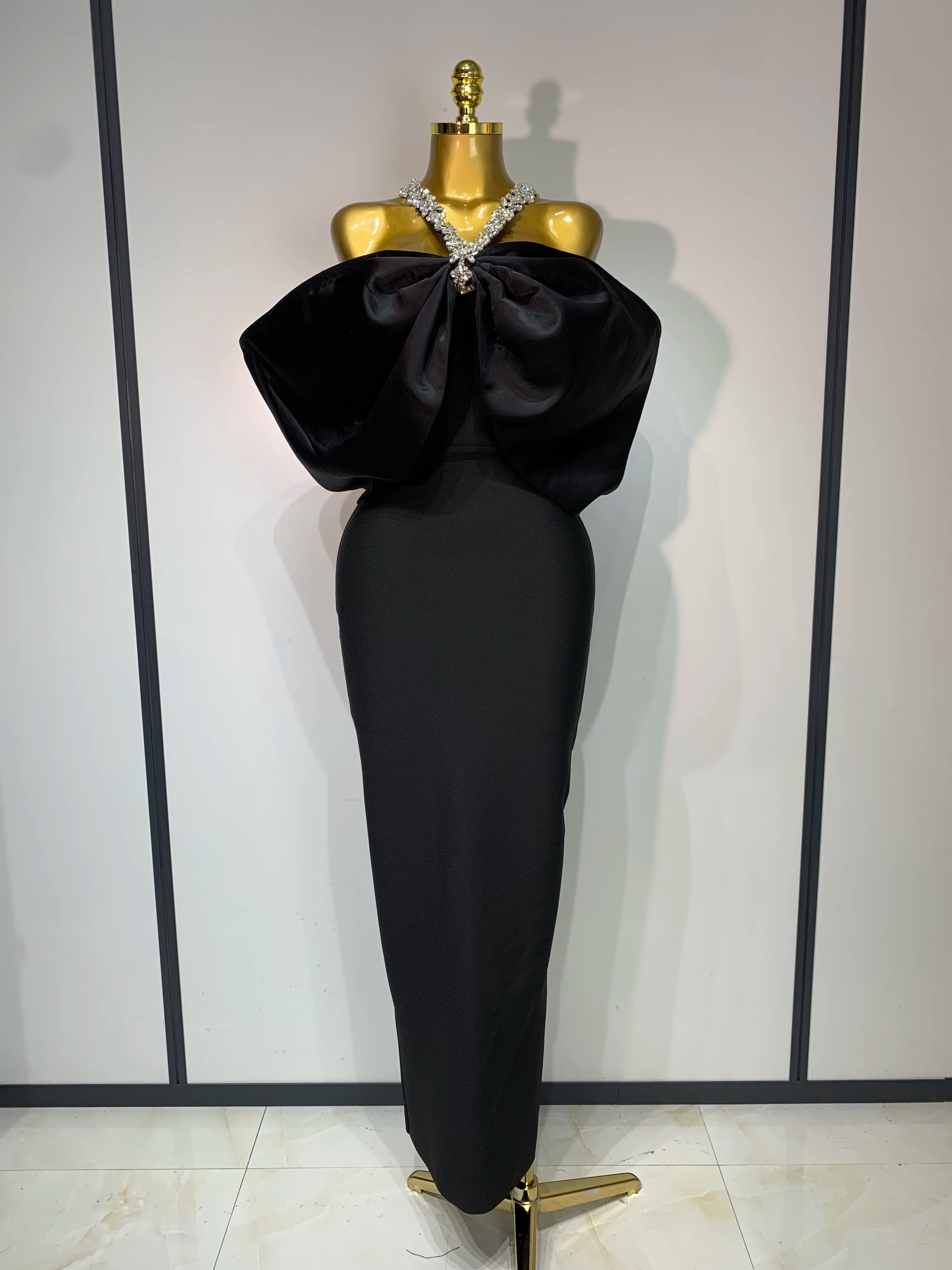 Women Sexy Elegant Halter Off the Shoulder Crystal Bodycon Long Bandage Dress Nightclub Evening Party Luxury Birthday Dress