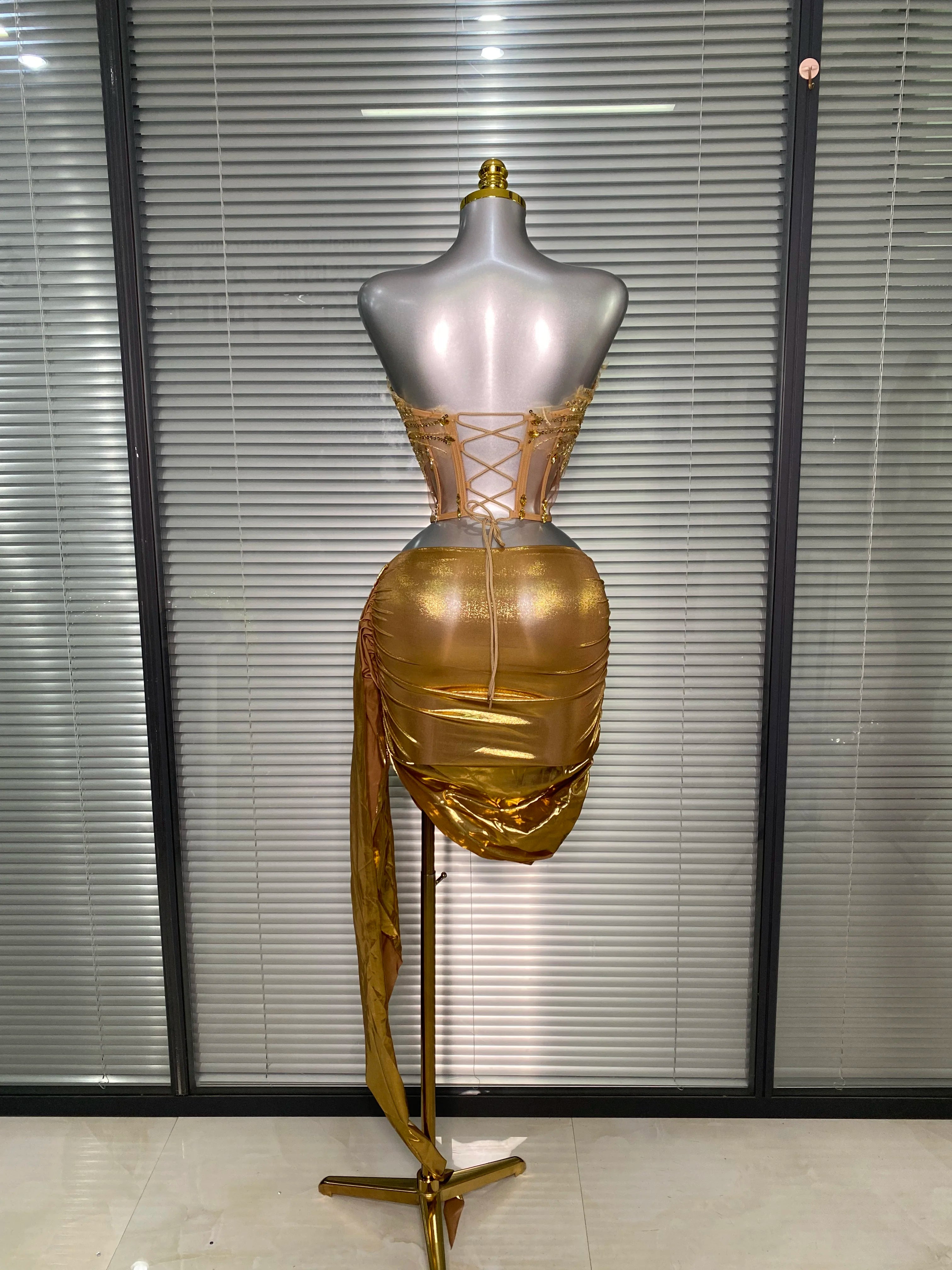 Women Sexy Sequins Gold Two Pieces Set Crystal Diamonds Night Club Sparkly Skirt Suits Adjustable Singer Dancer Stage Costume