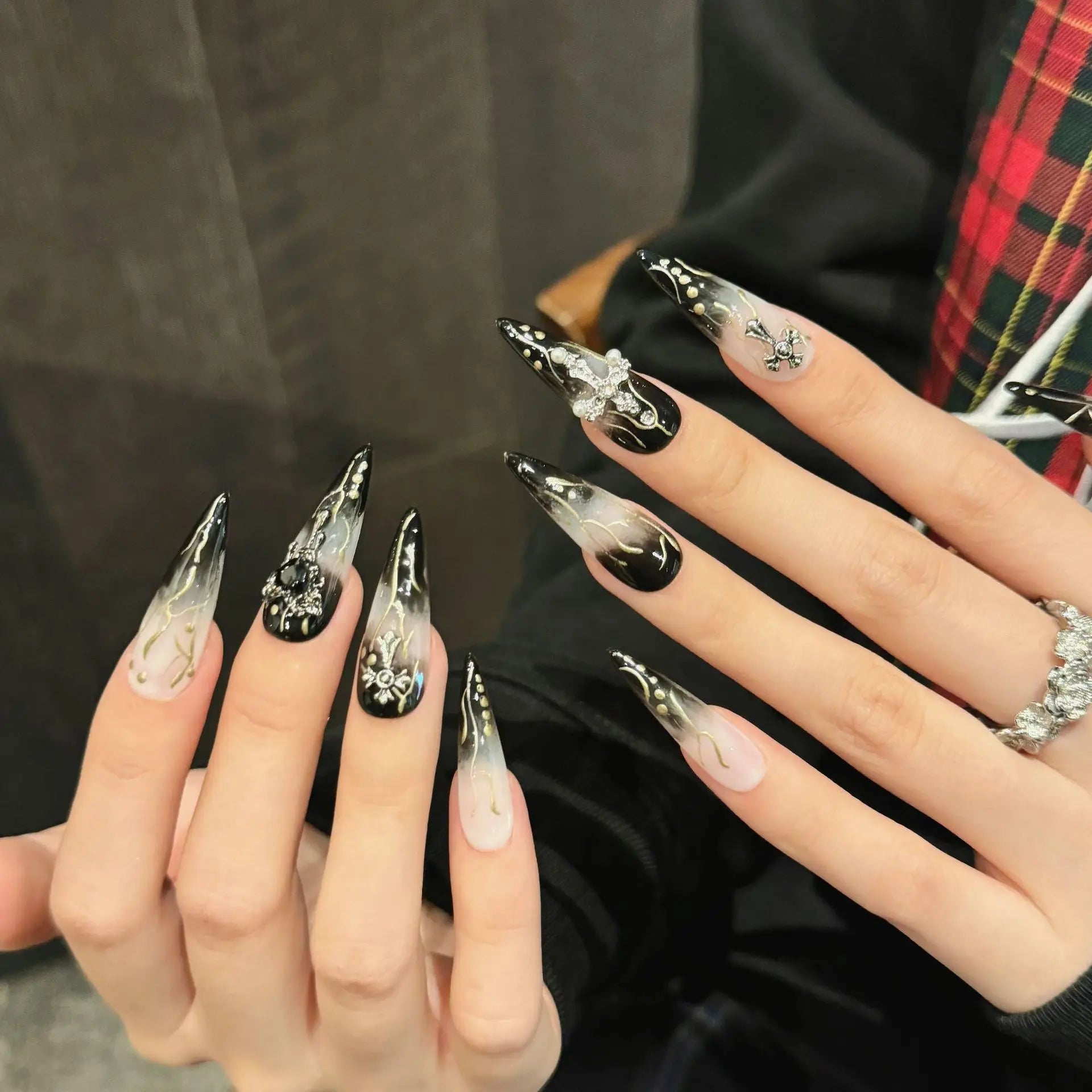 10 peças de pontas de unhas postiças Y2K longas, degradê, metal preto, coração, cruz, decoração, unhas de pressão, manicure DIY, legal e doce