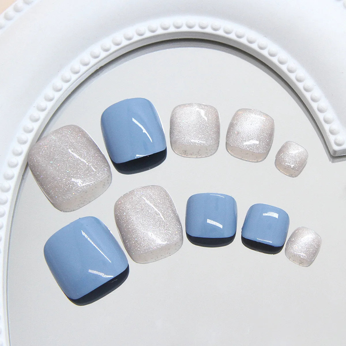 24pcs Summer Blue False Toenails Shiny Powder Cat Eye Fake Toenails Tips Wearable Detachable Spice Girl Press on Toe nails