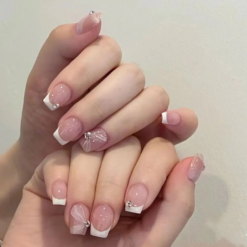 24 peças unhas postiças curtas redondas azul-francês brilhante pérola branco ondulado amor coração cobertura total destacável pontas de pressão