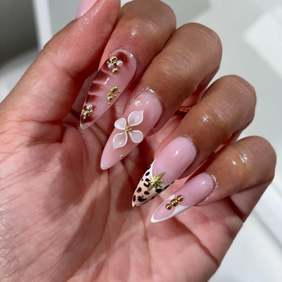 24Pcs Mid-length Almond Press on Fake Nails with 3D Flower French Leopard Print False Nails Pearl Wearable Full Cover Nails Tips