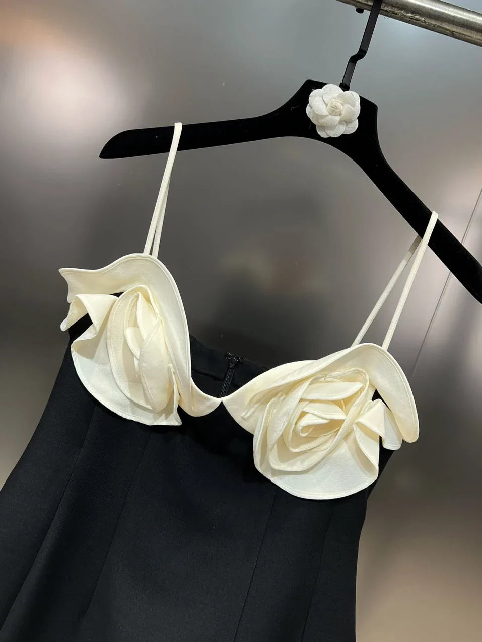 PREPOMP Spring New Arrival Sleeveless Petals Appliques Design Contrast Color Slim Waist Short Dress Women GM986