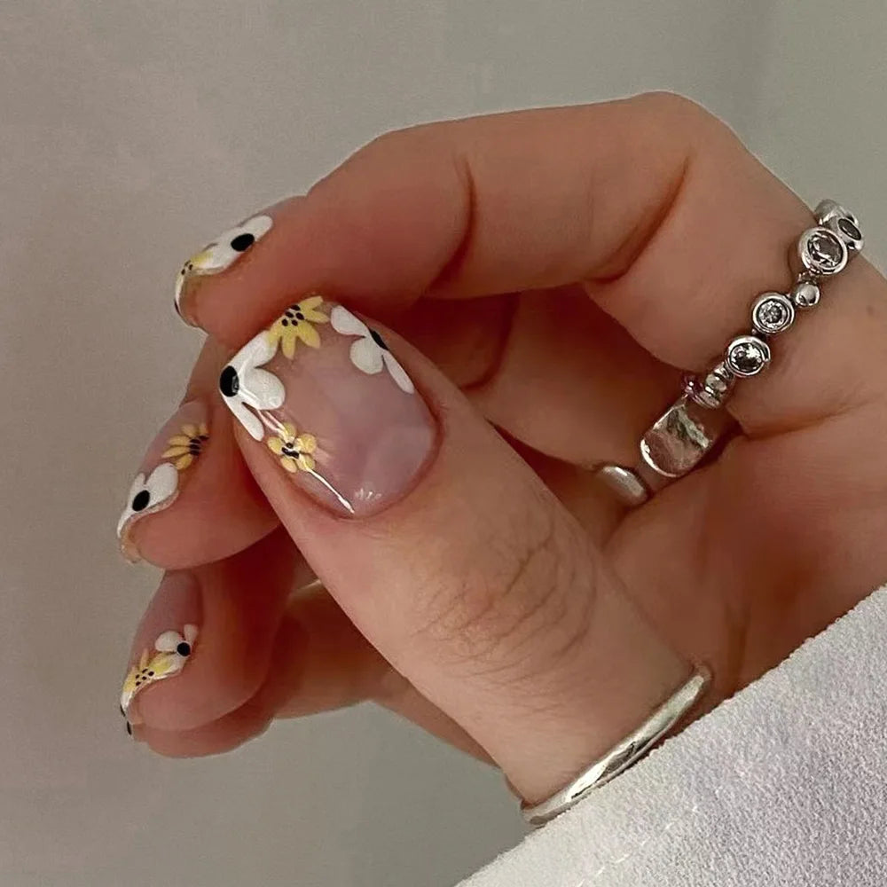 24Pcs Fashion Fake Nails Press on Short Square Head False Nail Art Black Starlit Sky Design Artifical Full Cover Nail Tips