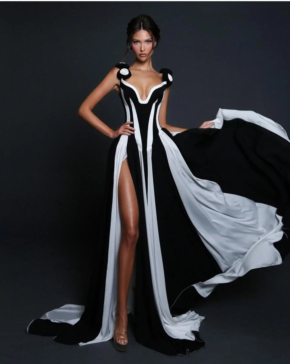 2025 Stereoscopic Flowers sleeveless White and Black Bandage long Dress Woman Holiday Party Vestido Celebrity Party outfit!