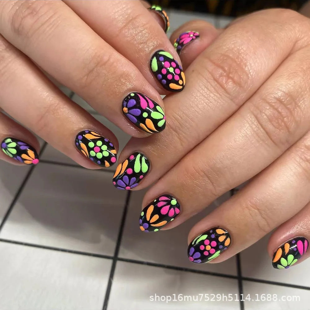 24Pcs Short Colorful Flower Design False Nails Art Round Head Reusable Fake Nails Press on Simple Finished Full Cover Nails Tips