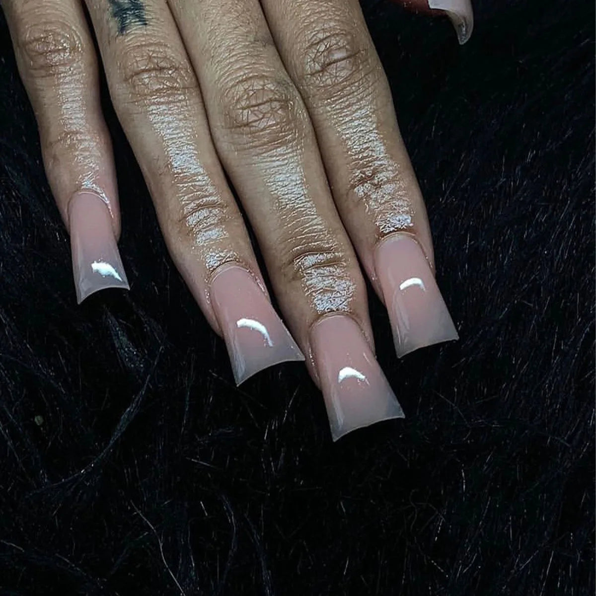 24pcs/set short duckbill shaped fake nails for women girls white black Finger tips faux ongles y2k press on false nail supplies
