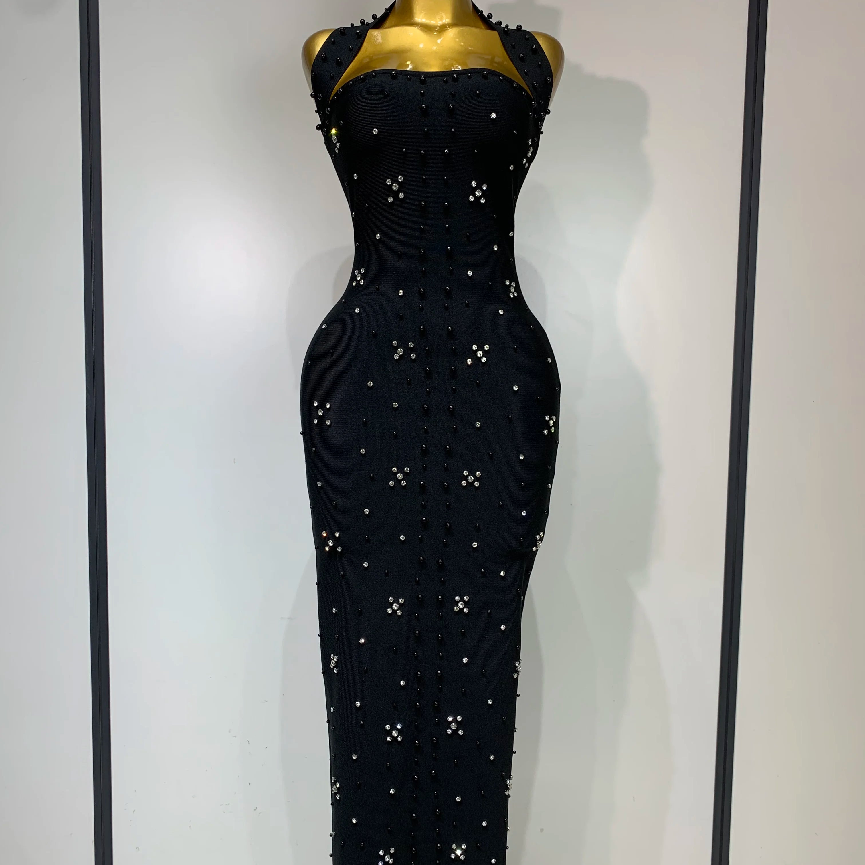 Elegant Sparkly Rhinestone Pearl Halter Backless Bodycon Bandage Long Dress 2025 Women Luxury Birthday Evening Party Gowns