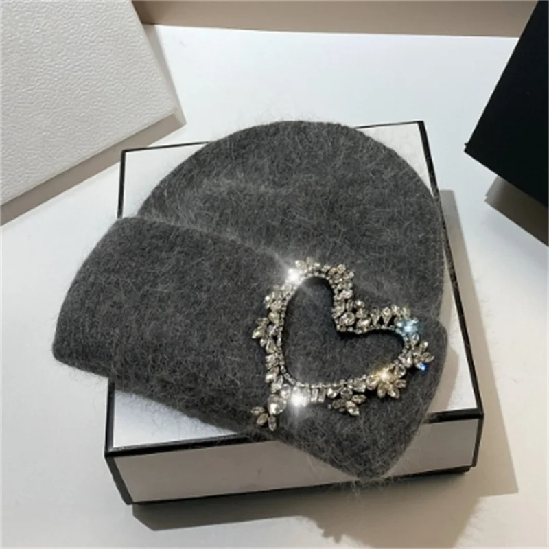 Luxury Rhinestones Heart Pattern Knitted Hats for Women Winter Warm Beanie Knit Bonnet Outdoor Wool Skullies Skiing Cap Dark Gray
