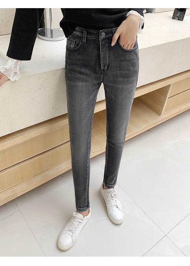 Winter Warm Slim Fit Pencil Pants Women Thicken Fleece Skinny Jeans Pants For Women leisure High Waist Elastic Denim Trousers gray gray velvet