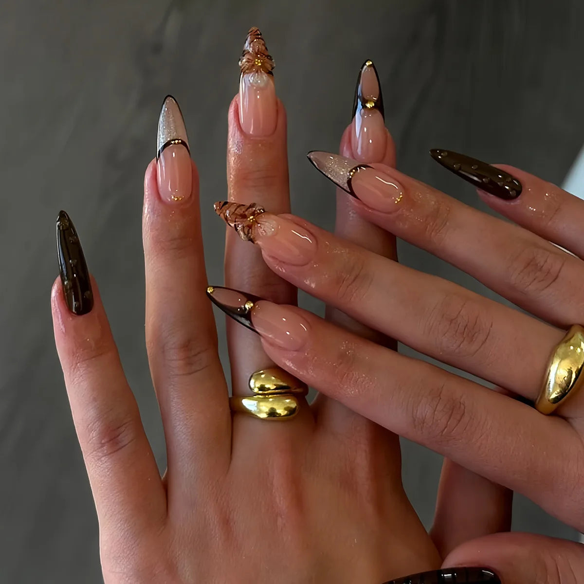 24pcs Leopard Print French Fake Nails Tips Simple Fashion Long Almond Press on Nails Sets Reusable with Jelly Glue False Nail