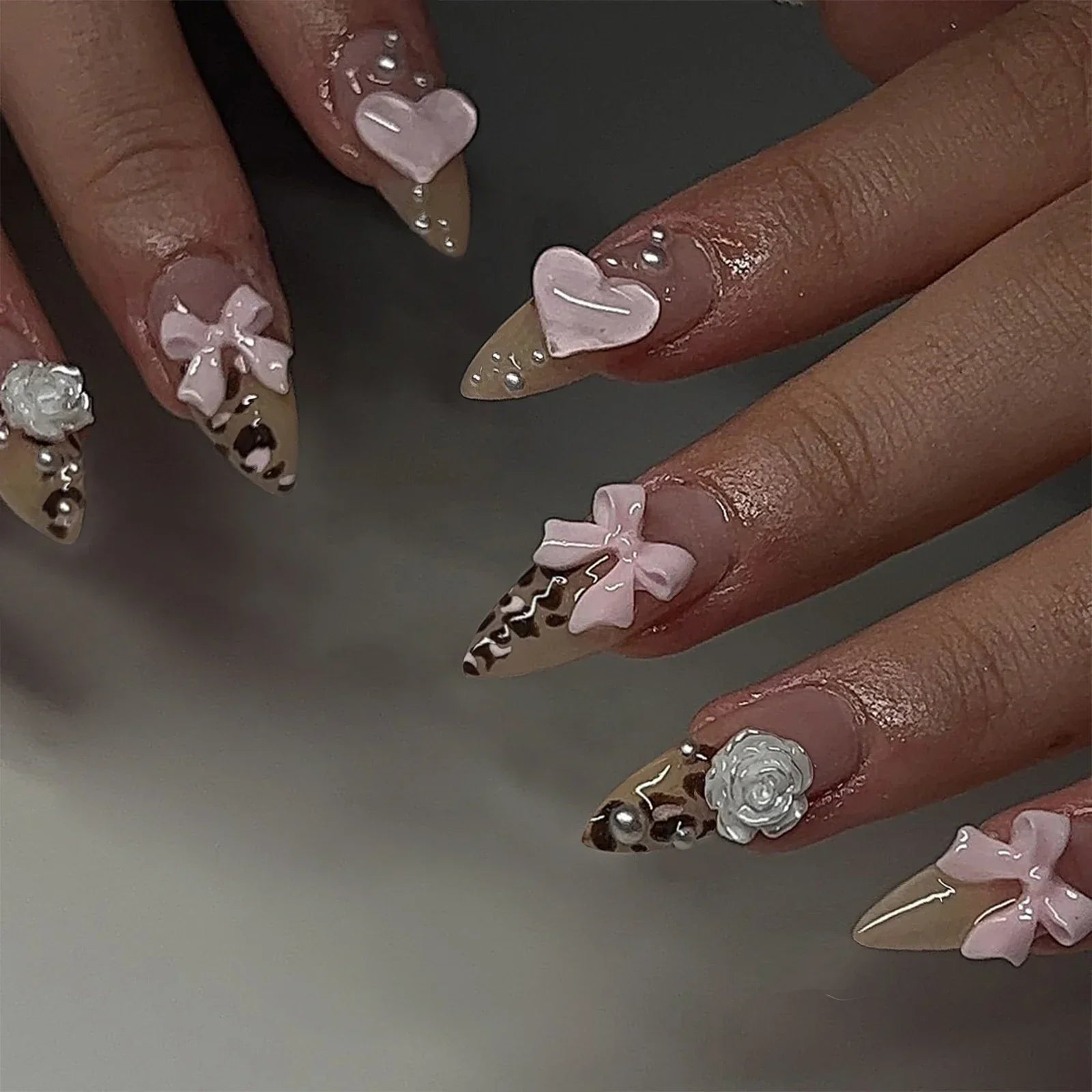 24pcs Leopard Print Almond Fake Press on Nails with Mini Flower Acrylic Fake Nails Retro Sweet Cool Design Press Ons French Nail