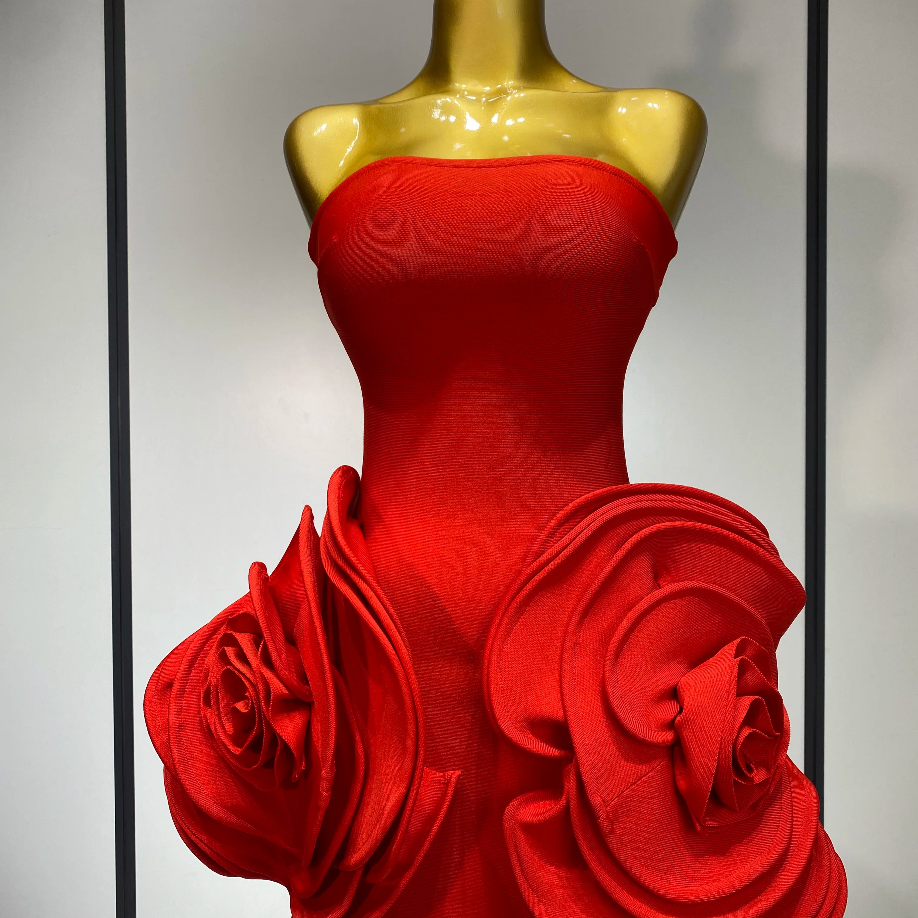Vestido curto vermelho, sexy, sem alças, com costas nuas, colado ao corpo, 2025, de malha, elegante, para noite, clube, luxo, aniversário