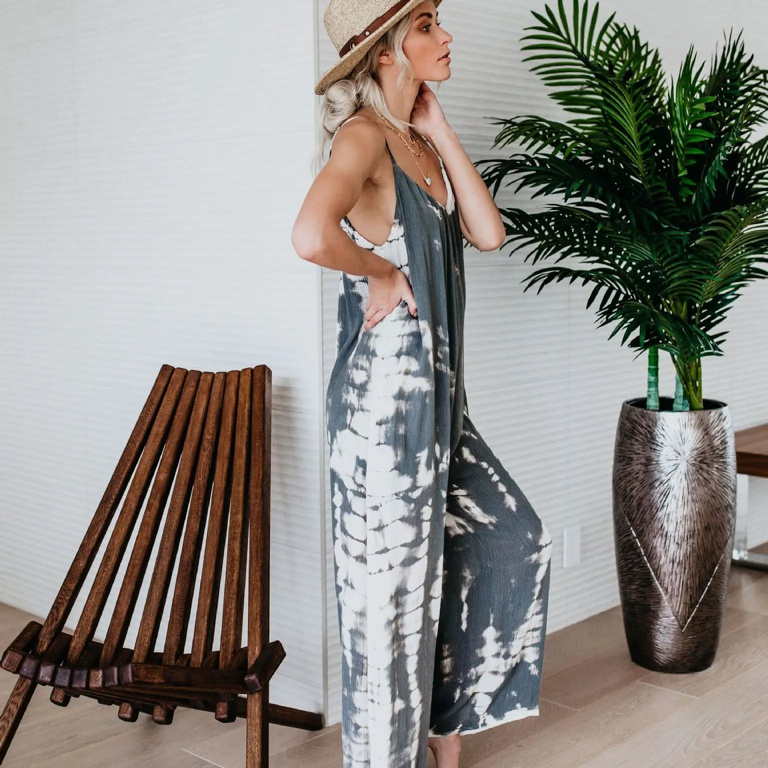 Women's jumpsuit clothing wholesale Russian European and American suspender sexy wide leg pants